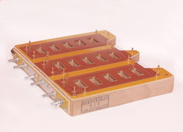 河源吸塑熱壓電木模具價格、廠家與圖片全解析，附空氣彈簧熱壓平板機選購指南